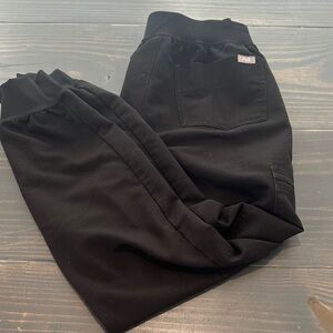 Figs women’s black jogger scrubs